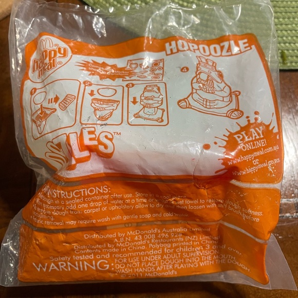 2011 McDonald’s Australia Oozles Hopoozles Frog Toy New RARE Happy Meal